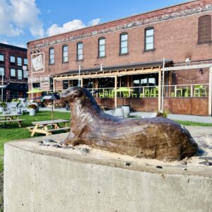 Marais the otter sculpture